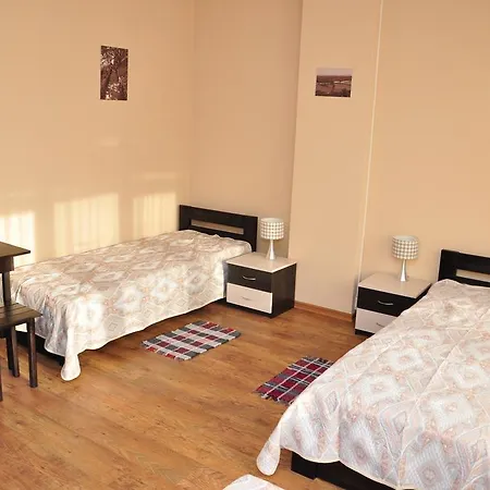 Ua Hostel *